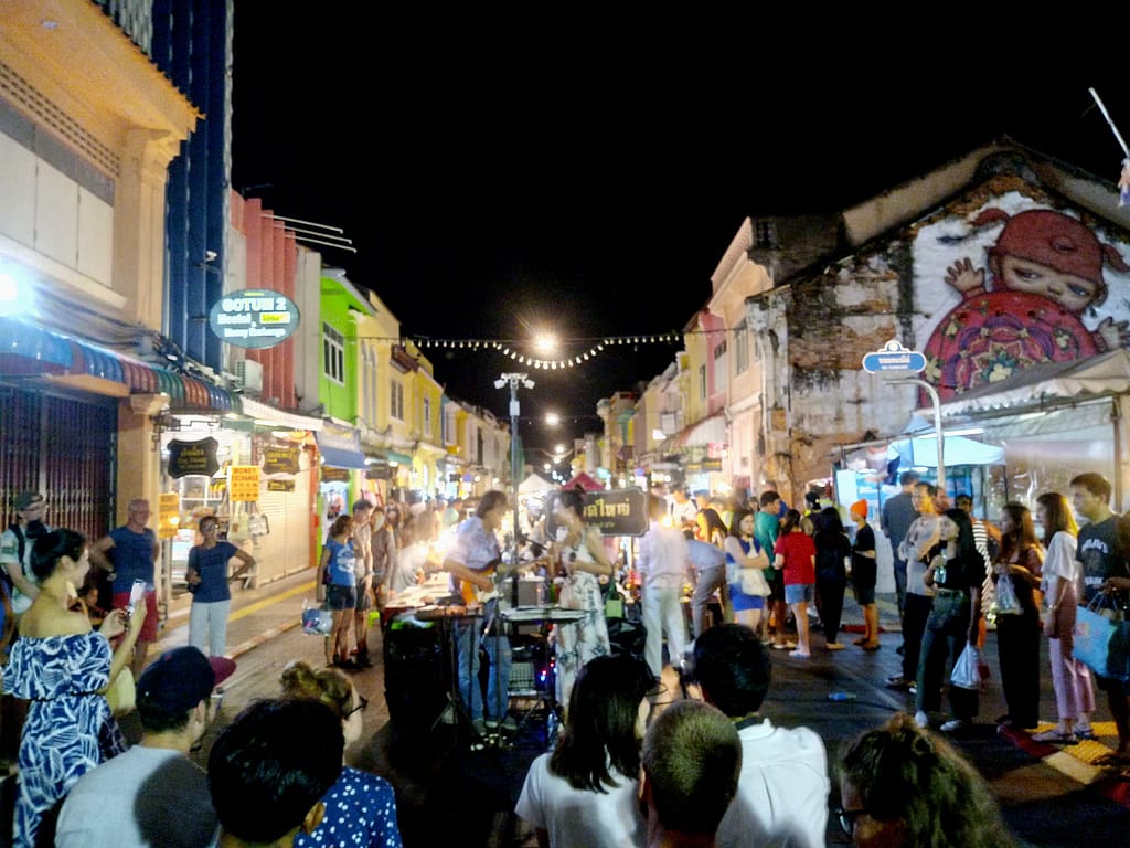 Pic - Lard Yai - Best Phuket Travel