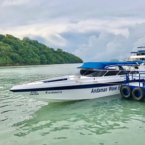 Pic - Speedboat - Andaman Wave - Best Phuket Travel (1)