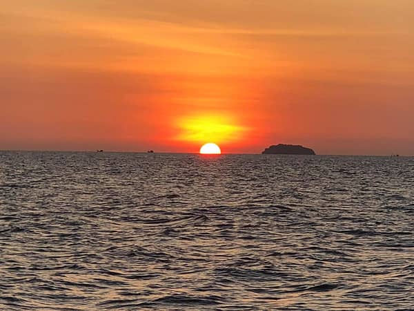 Arisa - Phi Phi Sunset - Best Phuket Travel (5)