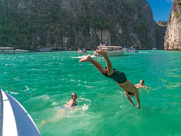 Jump - SAWANU - Best Phuket Travel