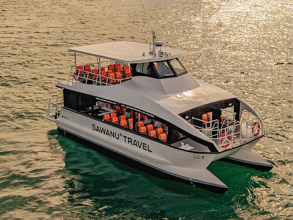 Pic - 4-engine Semi-Yacht - SAWANU - Best Phuket Travel