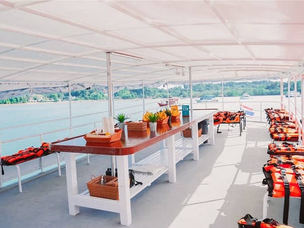 Pic - Phuket Patri - James Bond 11 - Best Phuket Travel